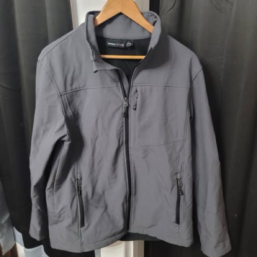 Swiss Tech Men's Gray Lightweight Softshell Jacket